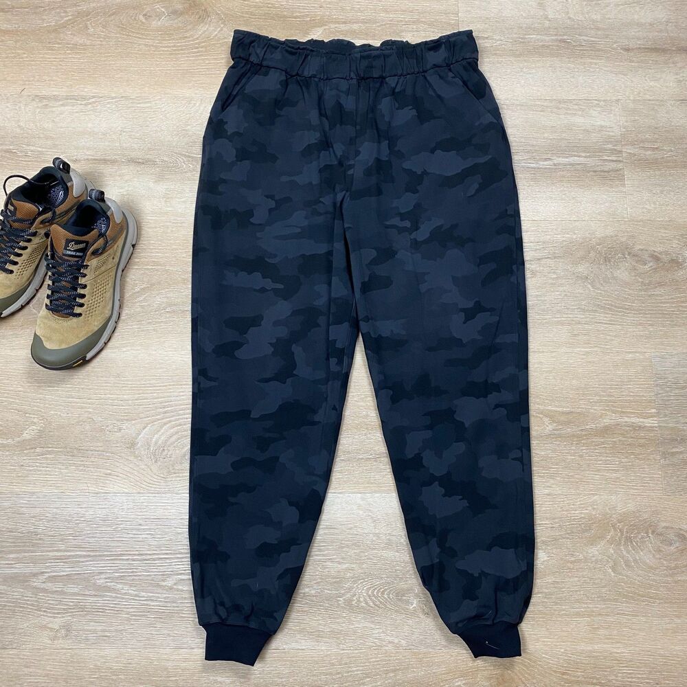 Lululemon Keep Moving Jogger Color Black Camo Women's Sizer‎ 12